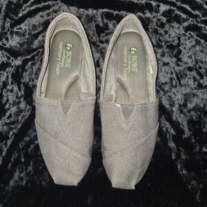 BOBS from Skechers Womens Gray Flats Sz 8.5 Memory Foam